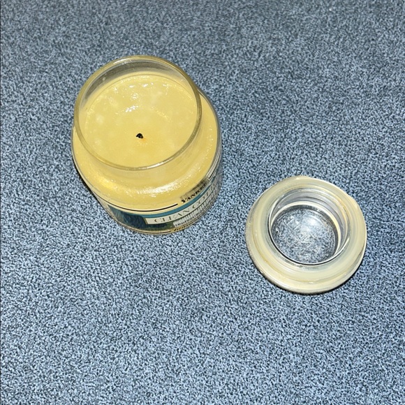 NWT Small Yankee Candle clean Cotton Jar Candle- 3.7 Oz - Picture 5 of 6